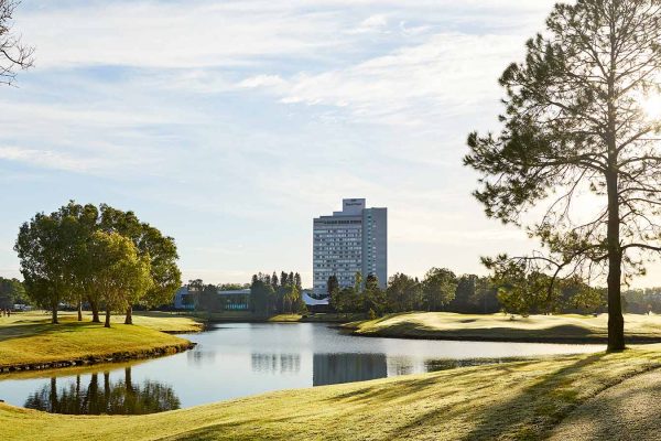 royal-pines-course