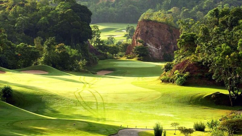 Red-Mountain-High-quality-resolution-image-cropped-little-bit-2.jpg