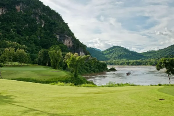 Thailand_Laos-1.jpeg